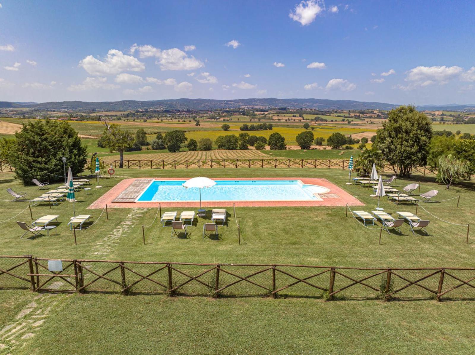 Il Querciolo - Azienda Biologica, Agriturismo E Cantina Marciano della Chiana 외부 사진
